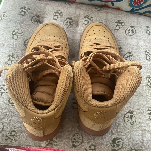 Nike Air Force One - Picture 6 of 7